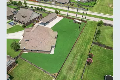 14018 Hawthorne Circle, Mont Belvieu, TX 77523 - Photo 46