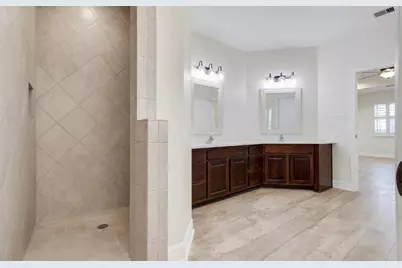 14018 Hawthorne Circle, Mont Belvieu, TX 77523 - Photo 10