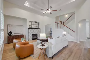14018 Hawthorne Cir, Mont Belvieu, TX 77523 - Photo 12