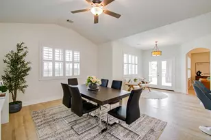 14018 Hawthorne Cir, Mont Belvieu, TX 77523 - Photo 22