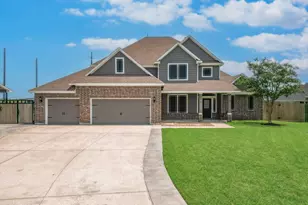 14018 Hawthorne Cir, Mont Belvieu, TX 77523 - Photo 2