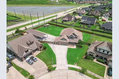 14018 Hawthorne Circle, Mont Belvieu, TX 77523 - Photo 44