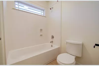 14018 Hawthorne Circle, Mont Belvieu, TX 77523 - Photo 34