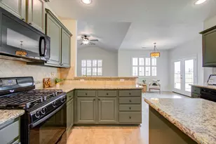 14018 Hawthorne Cir, Mont Belvieu, TX 77523 - Photo 18