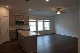 10703 Crockett Meadows Blvd, Conroe, TX 77306 - Photo 4