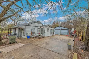 2406 W 28th St, Bryan, TX 77803 - Photo 8