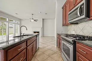 2701 Green Mountain Dr, Pearland, TX 77584 - Photo 14