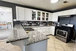 4709 34th St, Dickinson, TX 77539 - Photo 8