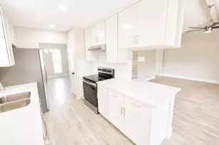 9811 Golden Sunshine Dr, Houston, TX 77064 - Photo 10
