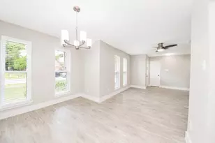 9811 Golden Sunshine Dr, Houston, TX 77064 - Photo 12