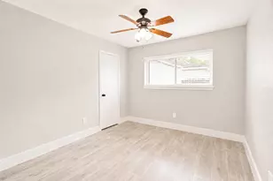 9811 Golden Sunshine Dr, Houston, TX 77064 - Photo 20