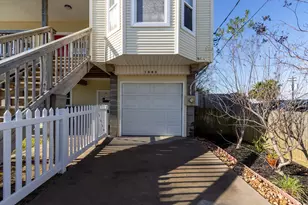 1003 Commodore Dr, Galveston, TX 77554 - Photo 4