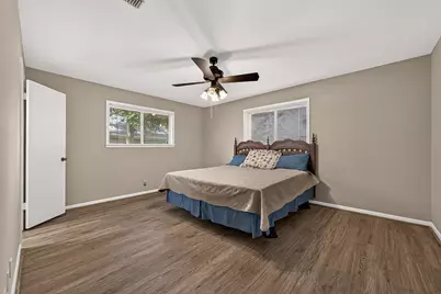 2002 Crestwood Drive, Richmond, TX 77469 - Photo 28