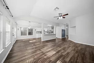 58 N Delta Mill Cir Circle, The Woodlands, TX 77385 - Photo 8