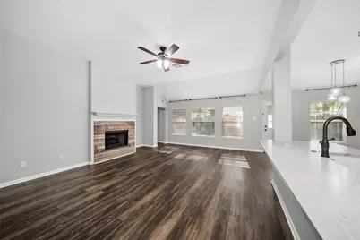 58 N Delta Mill Cir Circle, The Woodlands, TX 77385 - Photo 6