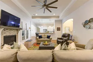 2006 Lynn St, El Campo, TX 77437 - Photo 6