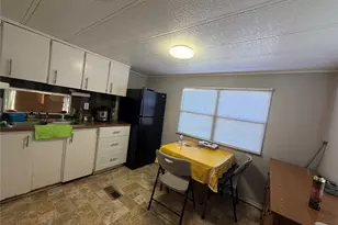 116 Avenue C, Brazoria, TX 77422 - Photo 6