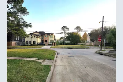 851 Jaquet Drive, Bellaire, TX 77401 - Photo 20