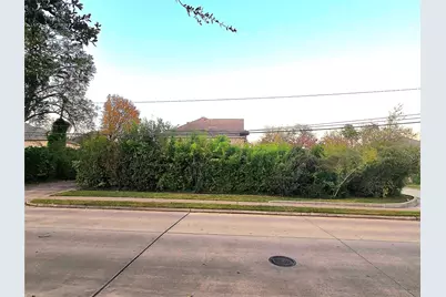 851 Jaquet Drive, Bellaire, TX 77401 - Photo 2
