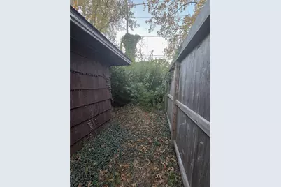 851 Jaquet Drive, Bellaire, TX 77401 - Photo 8