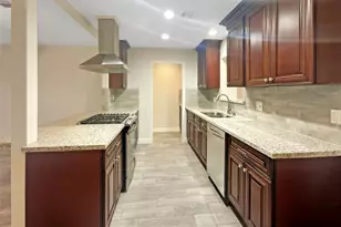 12107 Pompton Dr, Houston, TX 77089 - Photo 2