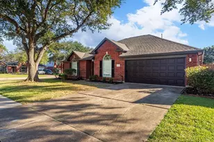 3718 Brighton Ln, Pearland, TX 77584 - Photo 2