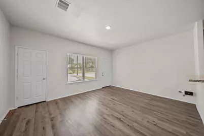 403 E Avenue G, Conroe, TX 77301 - Photo 8