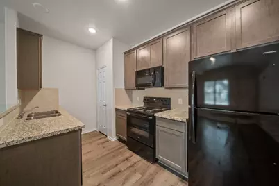 403 E Avenue G, Conroe, TX 77301 - Photo 4