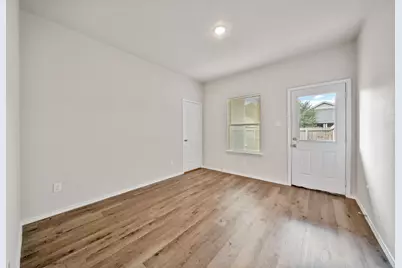 403 E Avenue G, Conroe, TX 77301 - Photo 8