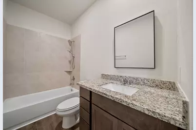403 E Avenue G, Conroe, TX 77301 - Photo 10