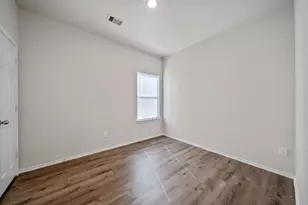 403 E Avenue G, Conroe, TX 77301 - Photo 12