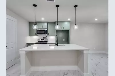 7207 Crestmont Street, Houston, TX 77033 - Photo 12