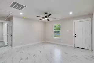 7207 Crestmont St, Houston, TX 77033 - Photo 6