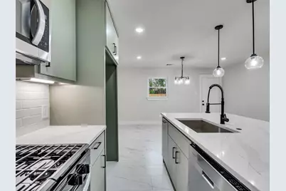 7207 Crestmont Street, Houston, TX 77033 - Photo 16