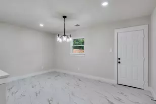 7207 Crestmont St, Houston, TX 77033 - Photo 18