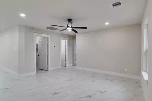 7207 Crestmont St, Houston, TX 77033 - Photo 2