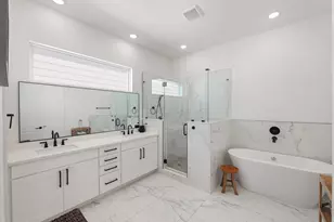 9015 Wellspring Dr, Houston, TX 77080 - Photo 18