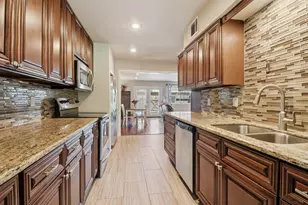 14246 Misty Meadow Ln, Houston, TX 77079 - Photo 6