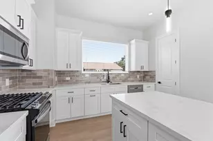 1406 Cedar Post Ln, Houston, TX 77055 - Photo 14