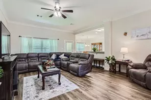 418 Pebble Dr, Dayton, TX 77535 - Photo 6