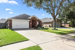 831 Shenandoah Falls Ln, Rosenberg, TX 77469 - Photo 2
