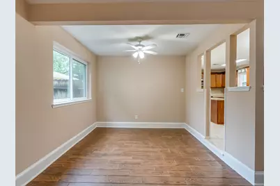 1418 Barrowgate Dr, Sugar Land, TX 77498 - Photo 8
