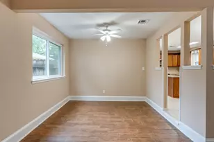 1418 Barrowgate Dr, Sugar Land, TX 77498 - Photo 8