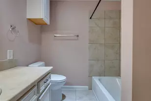 1418 Barrowgate Dr, Sugar Land, TX 77498 - Photo 18