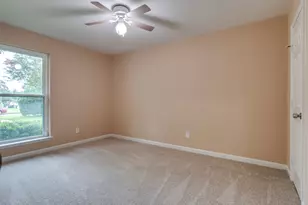 1418 Barrowgate Dr, Sugar Land, TX 77498 - Photo 16