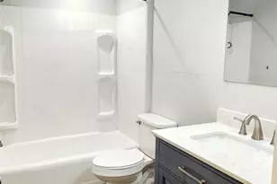136 W Marion St, Clute, TX 77531 - Photo 10