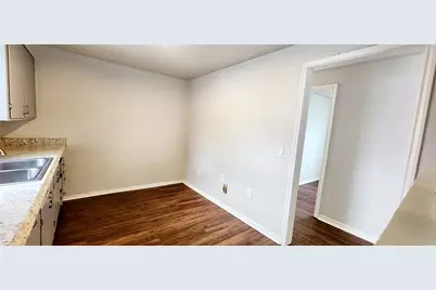 136 W Marion Street, Clute, TX 77531 - Photo 6