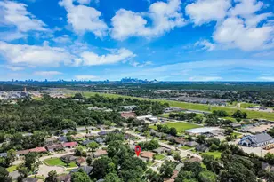 4710 Lotus St, Houston, TX 77045 - Photo 2