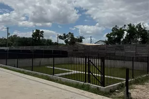 7607 Janak Spring St, Houston, TX 77055 - Photo 18