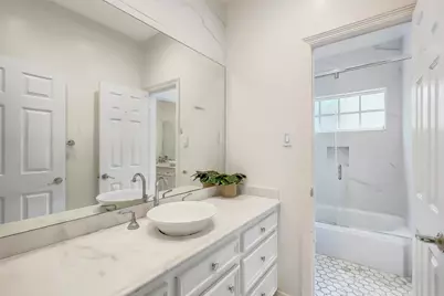 854 Plainwood Drive, Houston, TX 77079 - Photo 30